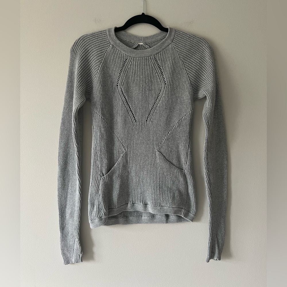 Lululemon Gray Knit Sweatshirt Pullover w/ Thumbholes & Front Pocket Size Small
